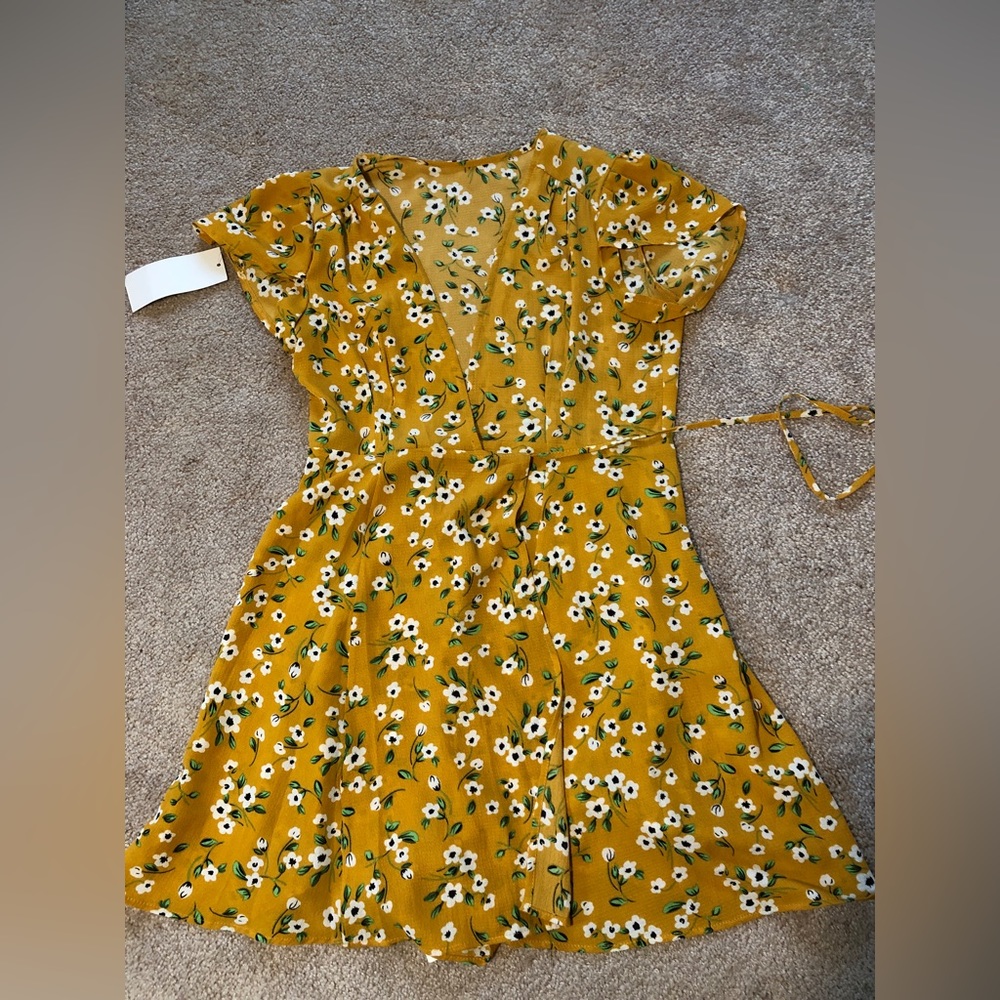 Goodnight Macaroon yellow and white flower wrap dress